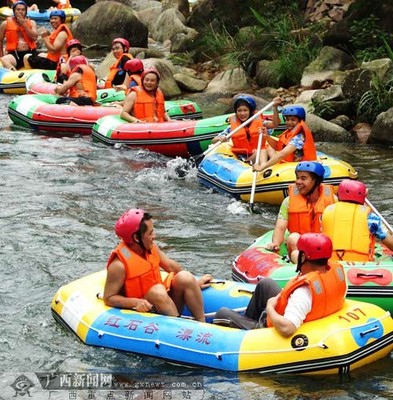 东兴推出中越边境漂流旅游项目，探索边境旅游新魅力